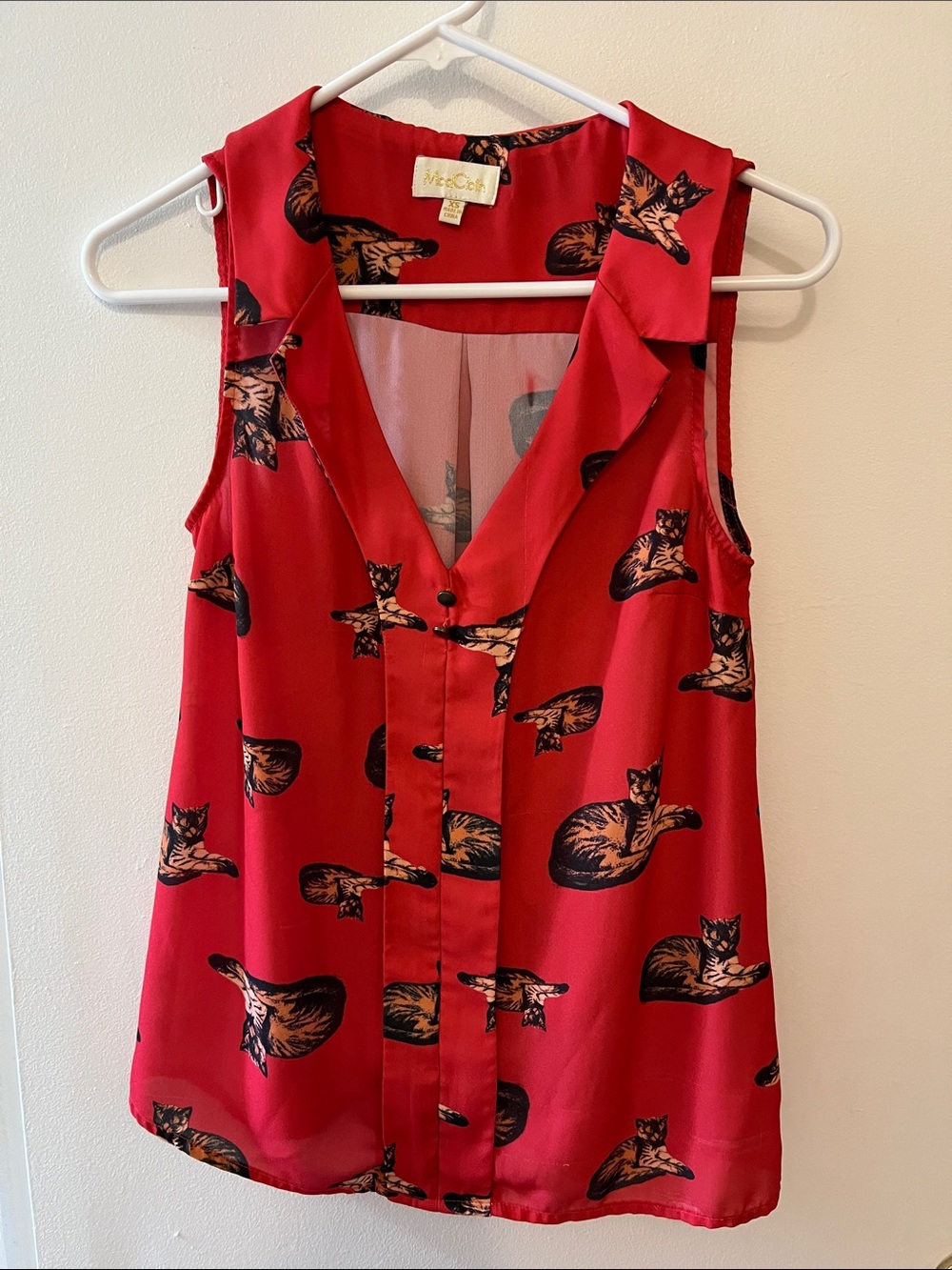 Mod cloth red cat print sleeveless shirt with buttons and collar size xs